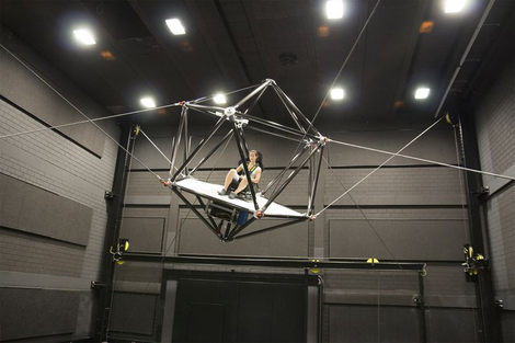 Illustration for article titled This High-Speed Simulator Suspended From Cables Looks Like So Much Fun